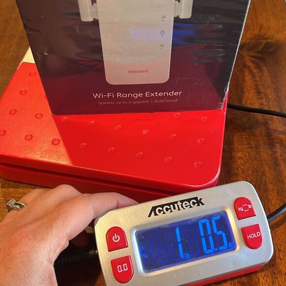 Macard Wi-Fi Range Extender - Picture 2 of 2